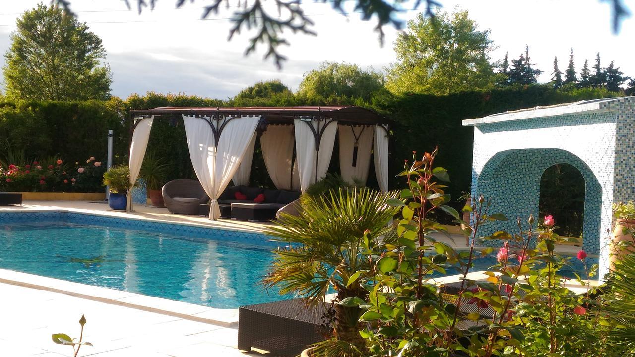 Gites Maisons De Vacances Domaine La Chamade Carpentras Exterior photo